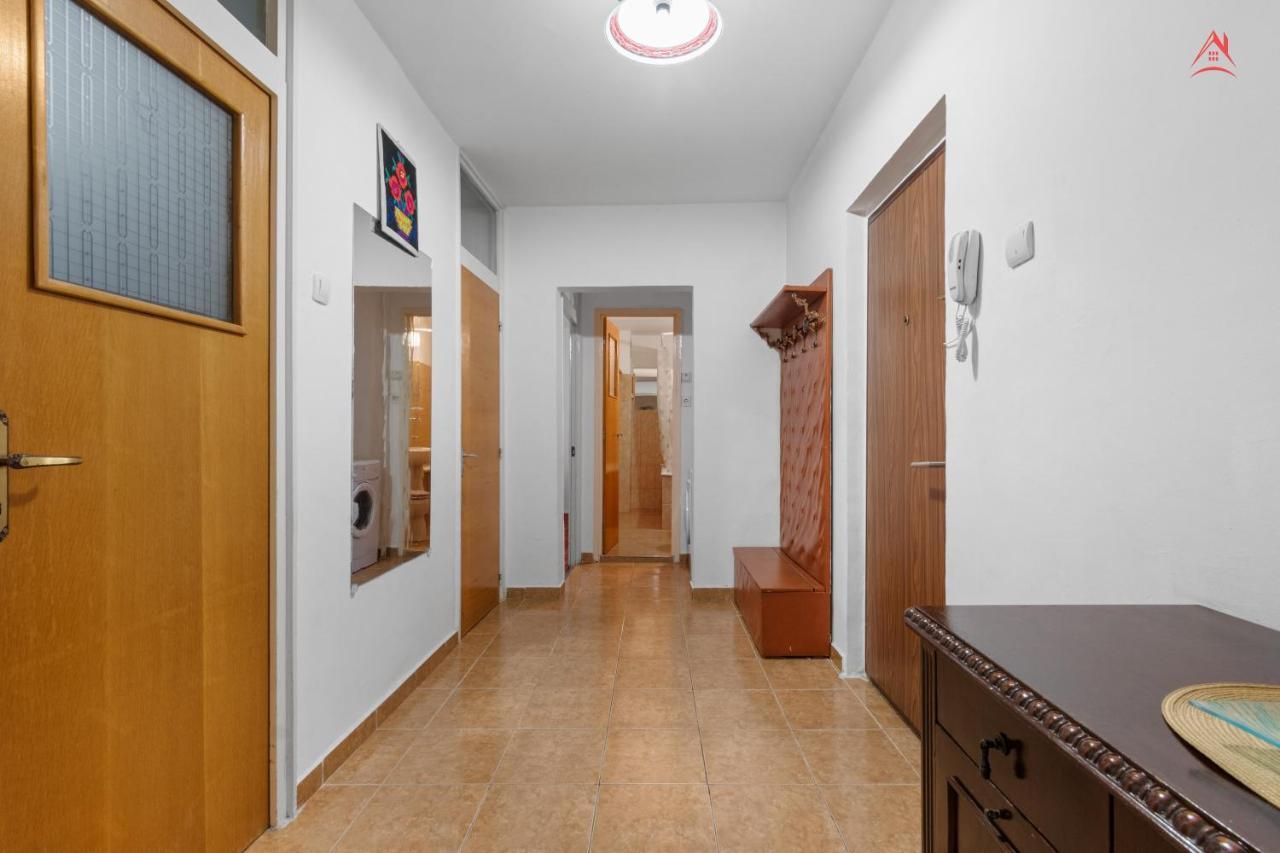 Dristor Large And Cozy Apartment Bukares Bagian luar foto