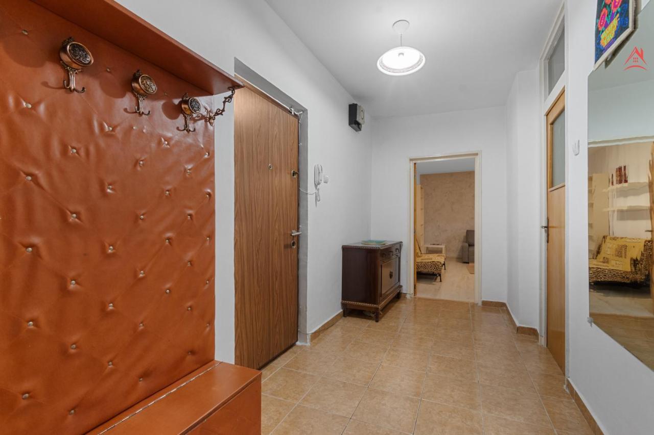 Dristor Large And Cozy Apartment Bukares Bagian luar foto
