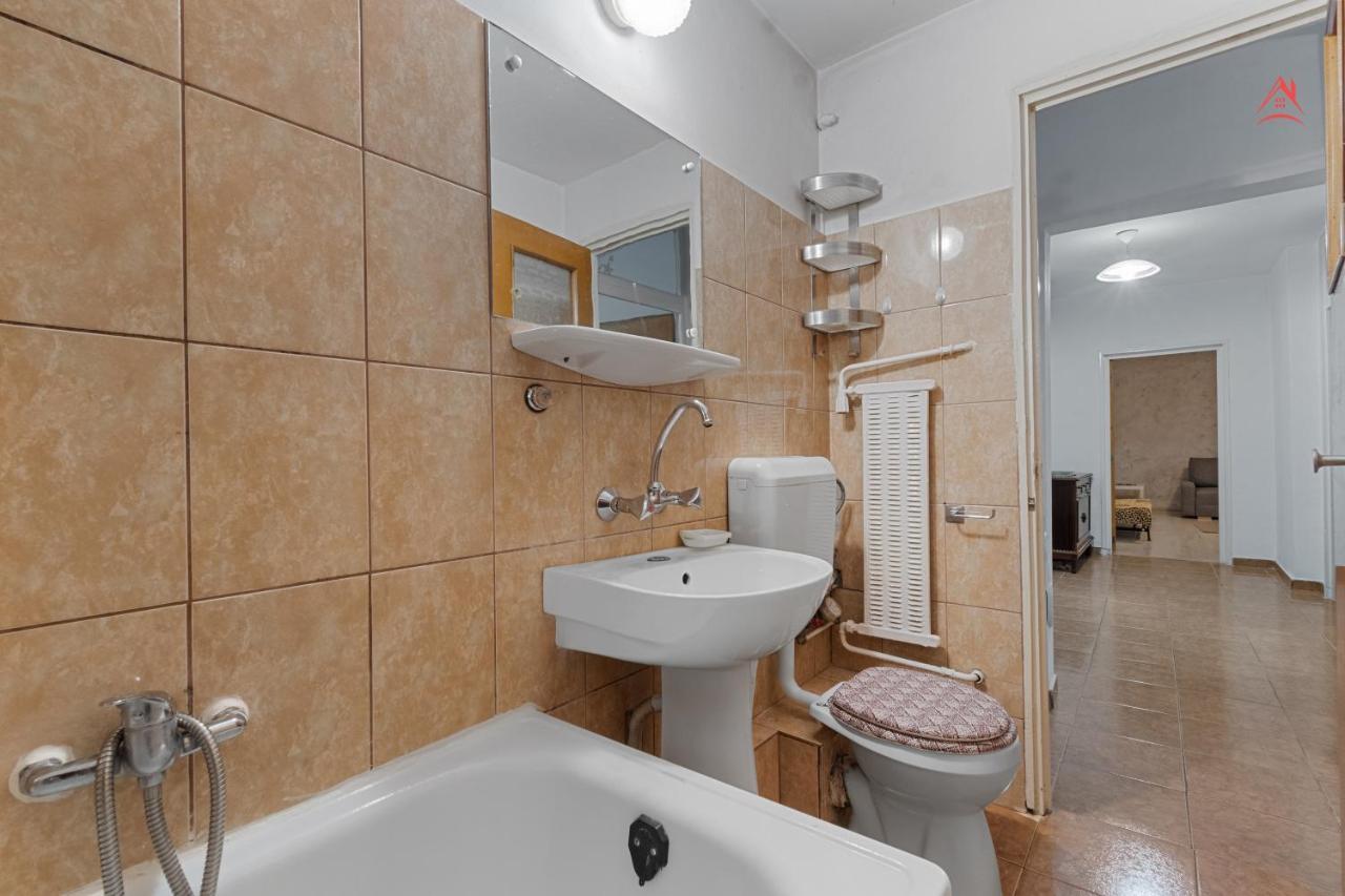 Dristor Large And Cozy Apartment Bukares Bagian luar foto